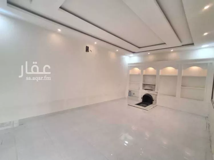 فيلا للإيجار في شارع موسى الموصلي, حي الفلاح, مدينة بريدة, منطقة القصيم صورة 2
