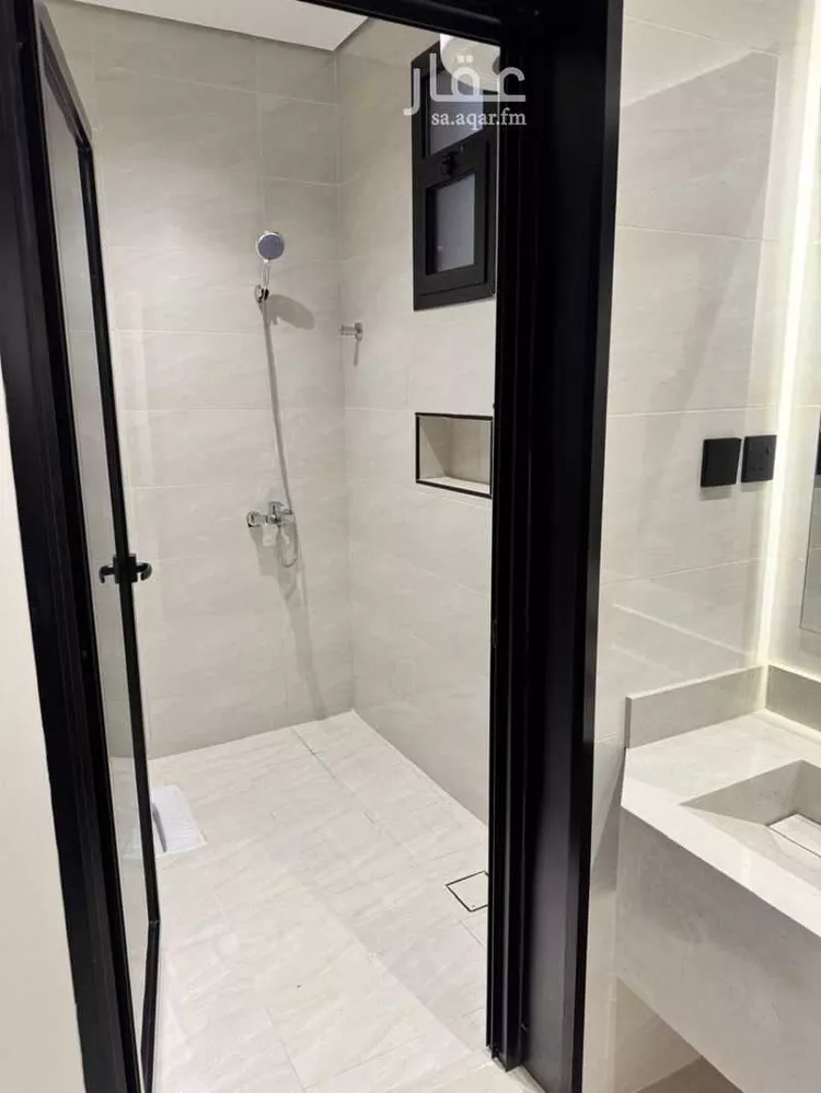 شقة للبيع في شارع غياث بن فارس, حي الملك فهد, مدينة عنيزة, منطقة القصيم صورة 2