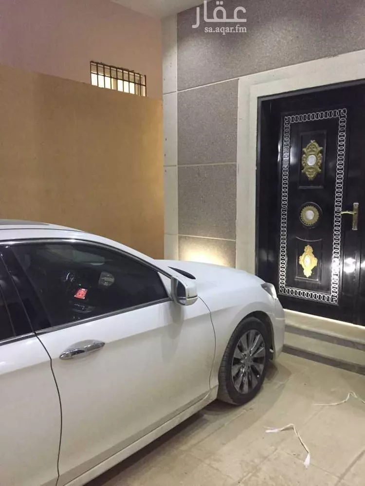 Floor for Rent in Riyadh Al Janadriyah صورة 3