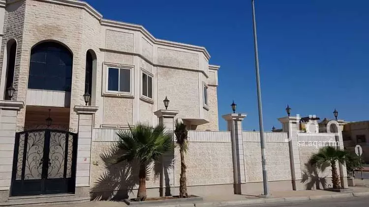 فيلا للبيع في شارع شارع عبدالله بن عامر الشامي, حي الدوحة الجنوبية, مدينة الدمام, المنطقة الشرقية صورة 2