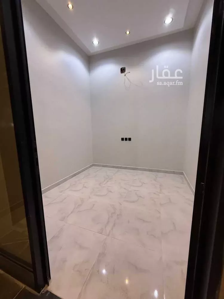 فيلا للبيع في شارع عبدالوهاب بن بخت, حي المعيزيلة, مدينة الرياض, منطقة الرياض صورة 3