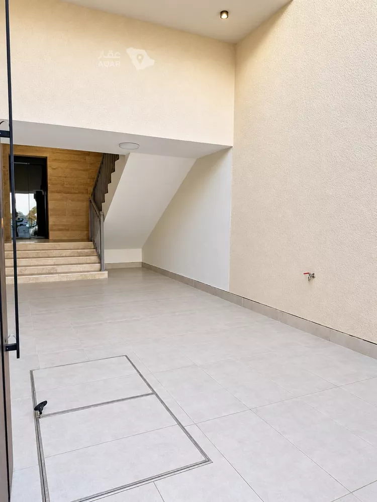 Floor for Sale in Riyadh Ar Rawabi 7