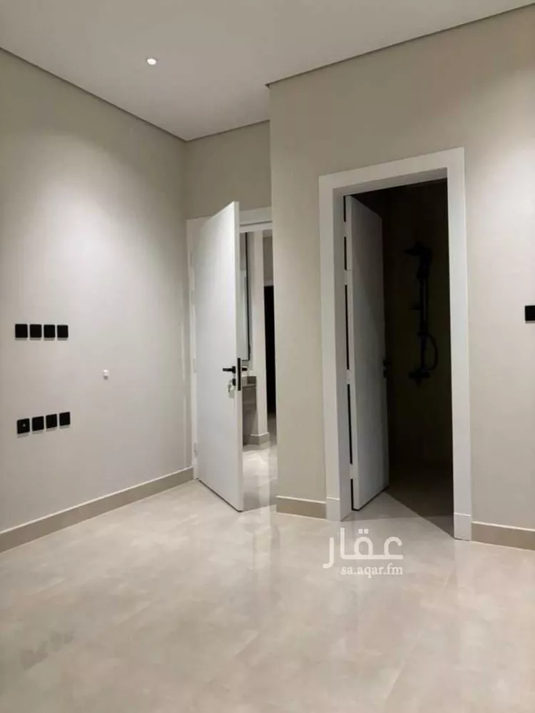 فيلا للبيع في شارع إسماعيل البيهقي, حي عكاظ, مدينة الرياض, منطقة الرياض صورة 3