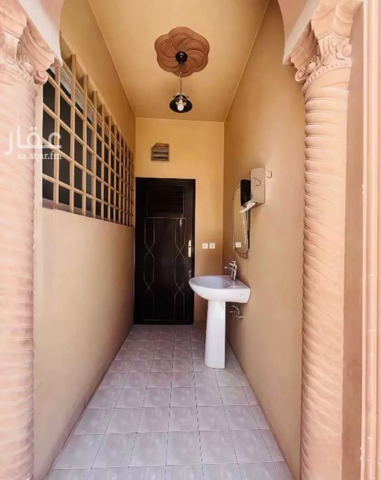 فيلا للبيع في شارع عبدالله بن خنيفر, حي الفيحاء, مدينة الرياض, منطقة الرياض صورة 3