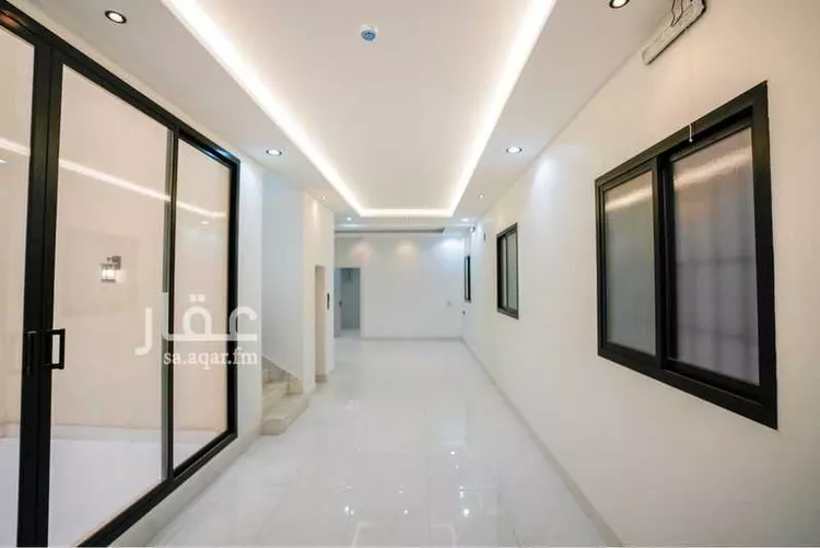 فيلا للبيع في شارع الجميل ابن حاتم, حي ظهرة لبن, مدينة الرياض, منطقة الرياض صورة 2