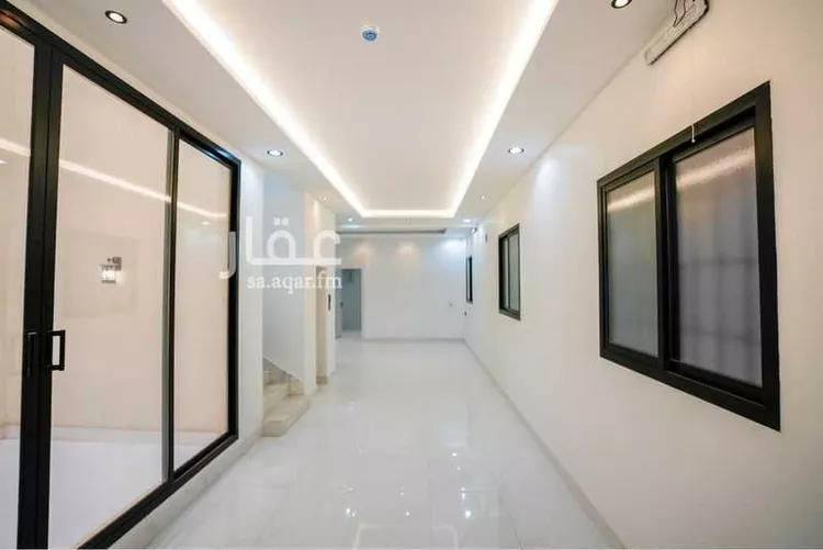 فيلا للبيع في شارع الجميل ابن حاتم, حي ظهرة لبن, مدينة الرياض, منطقة الرياض صورة 2