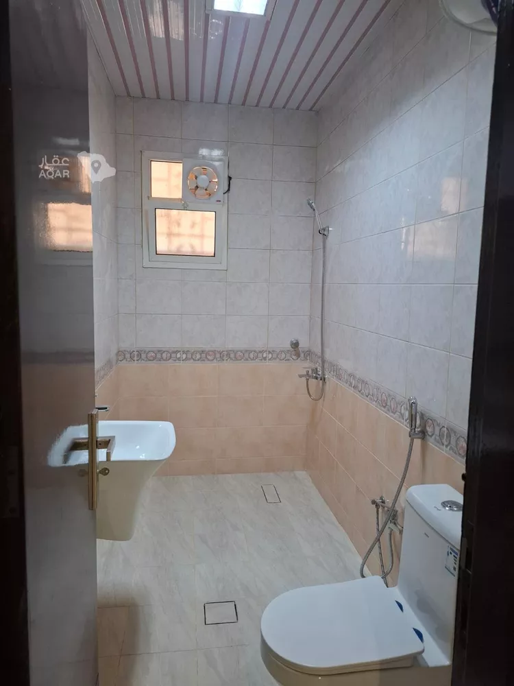 Floor for Rent in Riyadh Al Fayha 16