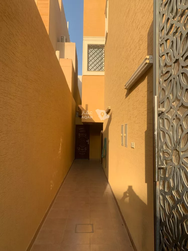 Floor for Rent in Riyadh Al Fayha 7