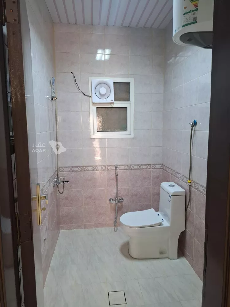 Floor for Rent in Riyadh Al Fayha 10