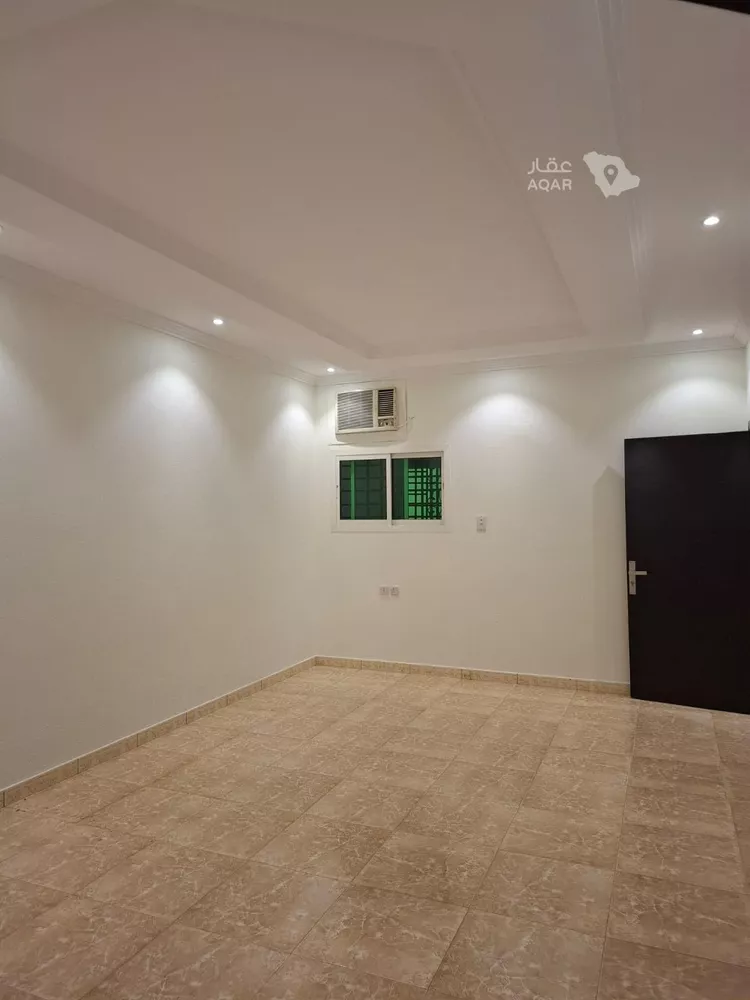 Floor for Rent in Riyadh Al Fayha 8