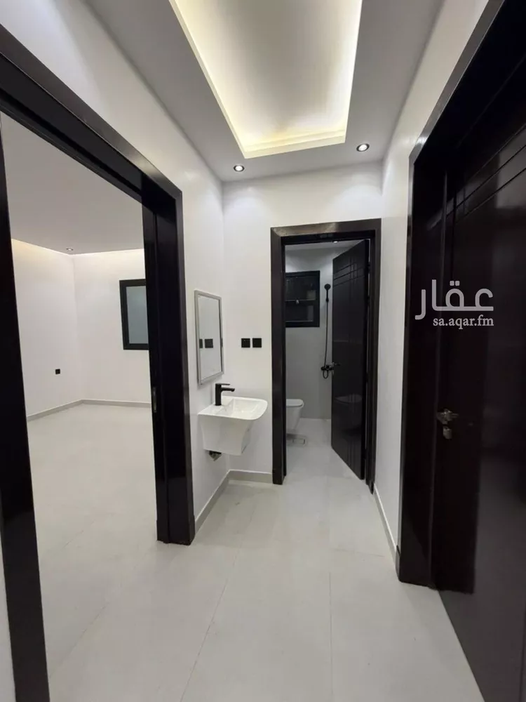 فيلا للبيع في شارع يثرب, حي شبرا, مدينة الرياض, منطقة الرياض 8