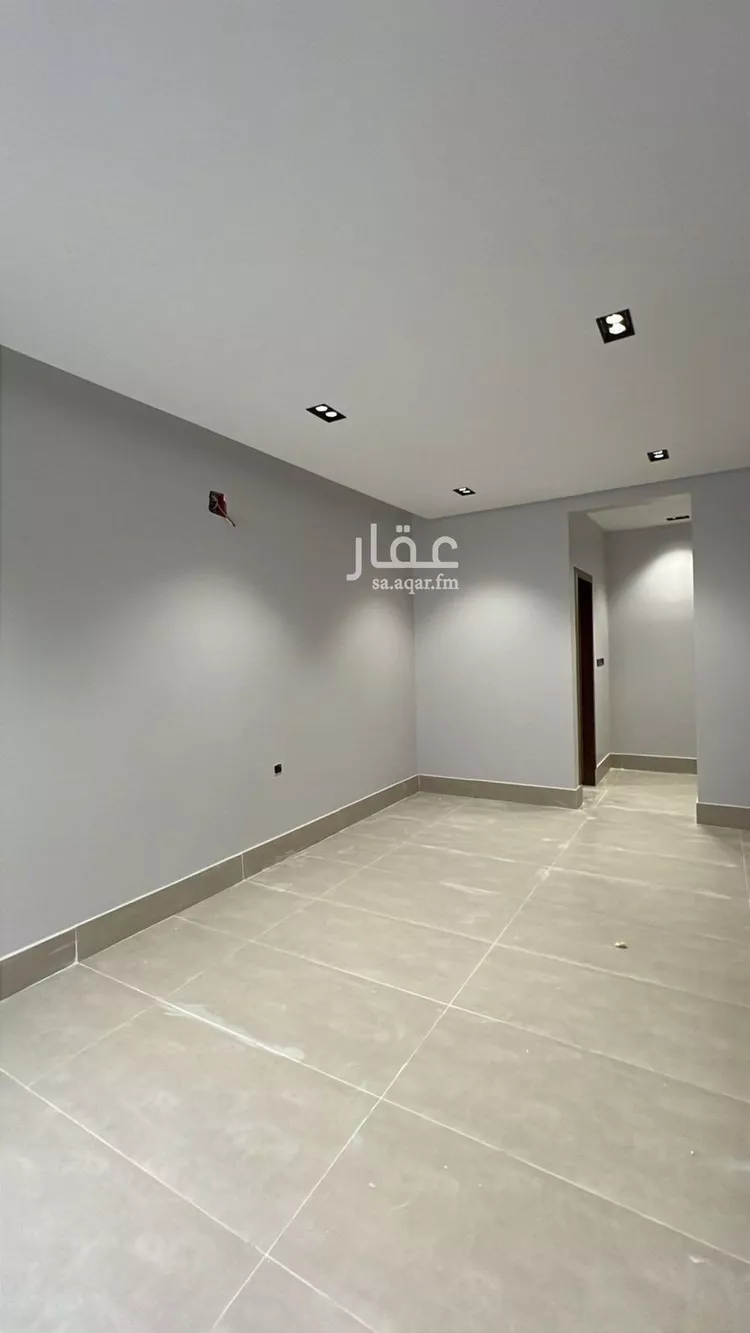 فيلا للبيع في شارع خيمر, حي عكاظ, مدينة الرياض, منطقة الرياض صورة 5