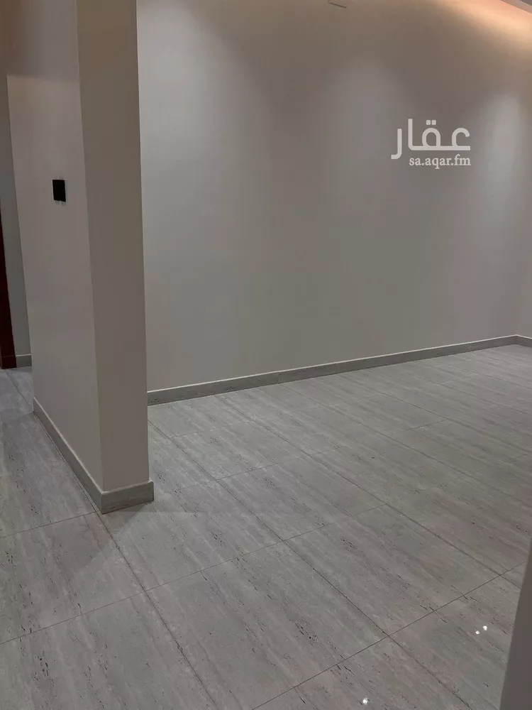 Floor for Sale in Riyadh Tuwaiq 8