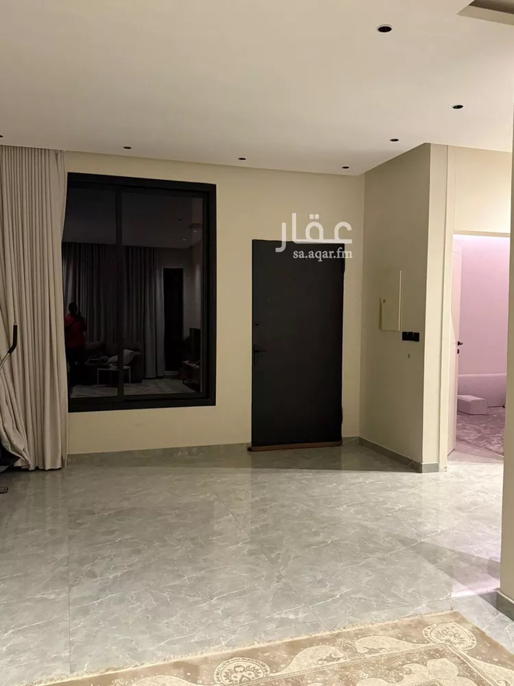 فيلا للبيع في شارع زينب بنت عبدالرحمن, حي العريجاء الأوسط, مدينة الرياض, منطقة الرياض صورة 5