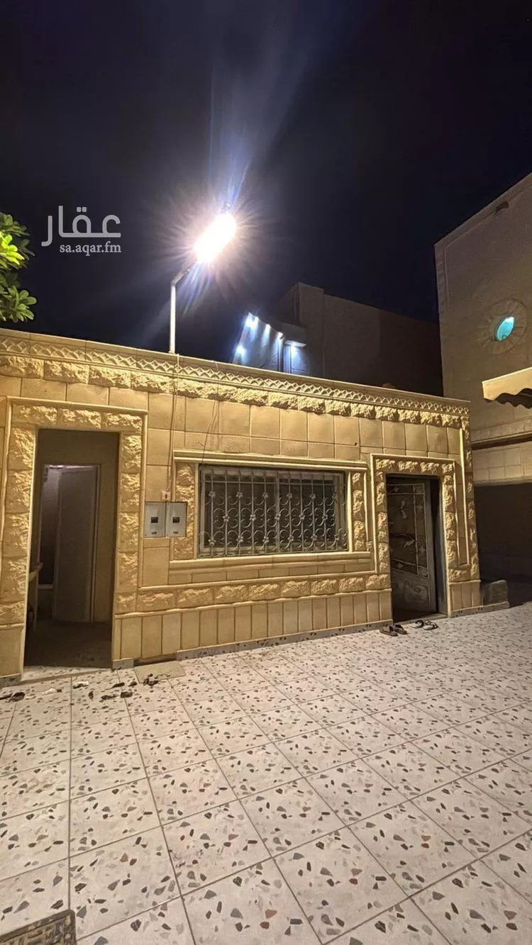 فيلا للبيع في شارع الظهرية, حي إشبيلية, مدينة الرياض, منطقة الرياض صورة 2
