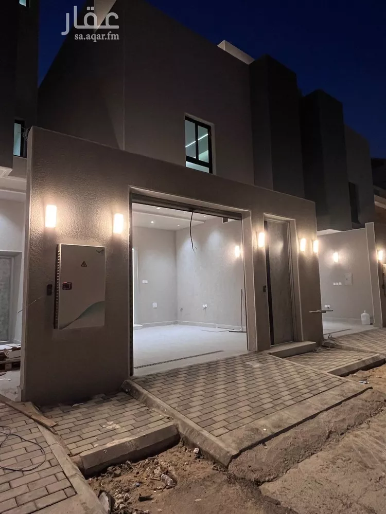 Floor for Sale in Riyadh Dhahrat Namar