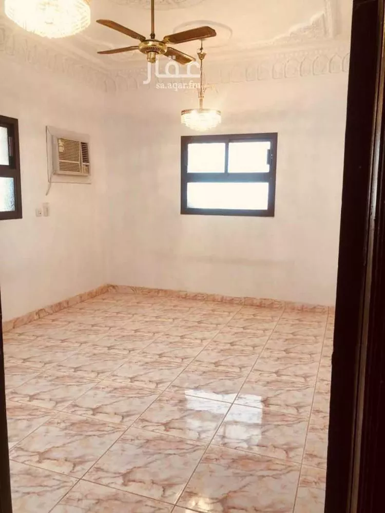 شقة للإيجار في شارع حجر بن النعمان, حي السليمانية, مدينة عنيزة, منطقة القصيم صورة 3
