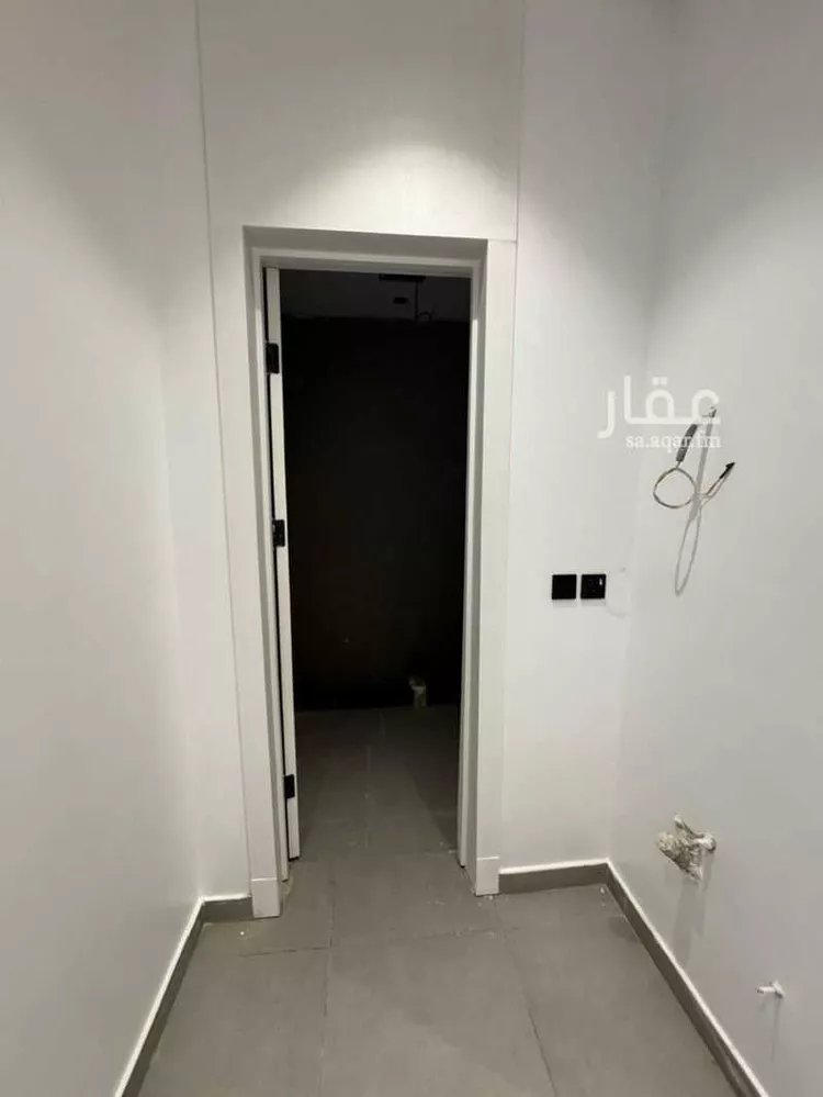 دور للبيع في شارع بركات الانماطي, حي عكاظ, مدينة الرياض, منطقة الرياض صورة 4