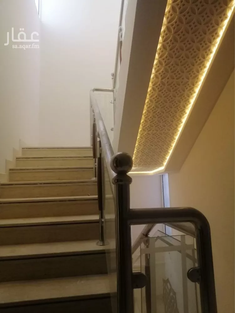 فيلا للبيع في شارع محمد الجمدي, حي عكاظ, مدينة الرياض, منطقة الرياض صورة 4