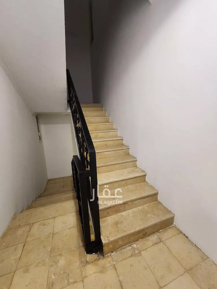 فيلا للبيع في شارع ابي بكر الشريشي, حي السويدي, مدينة الرياض, منطقة الرياض صورة 2