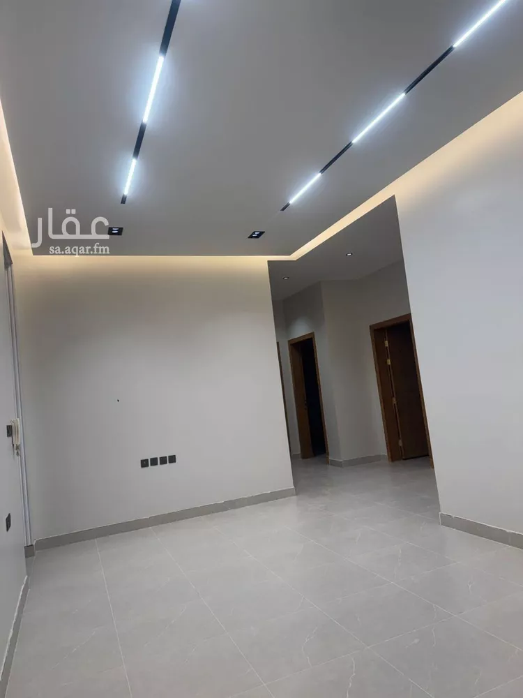 فيلا للبيع في شارع آمنة بنت أبي القاسم, حي العزيزية, مدينة الرياض, منطقة الرياض صورة 2