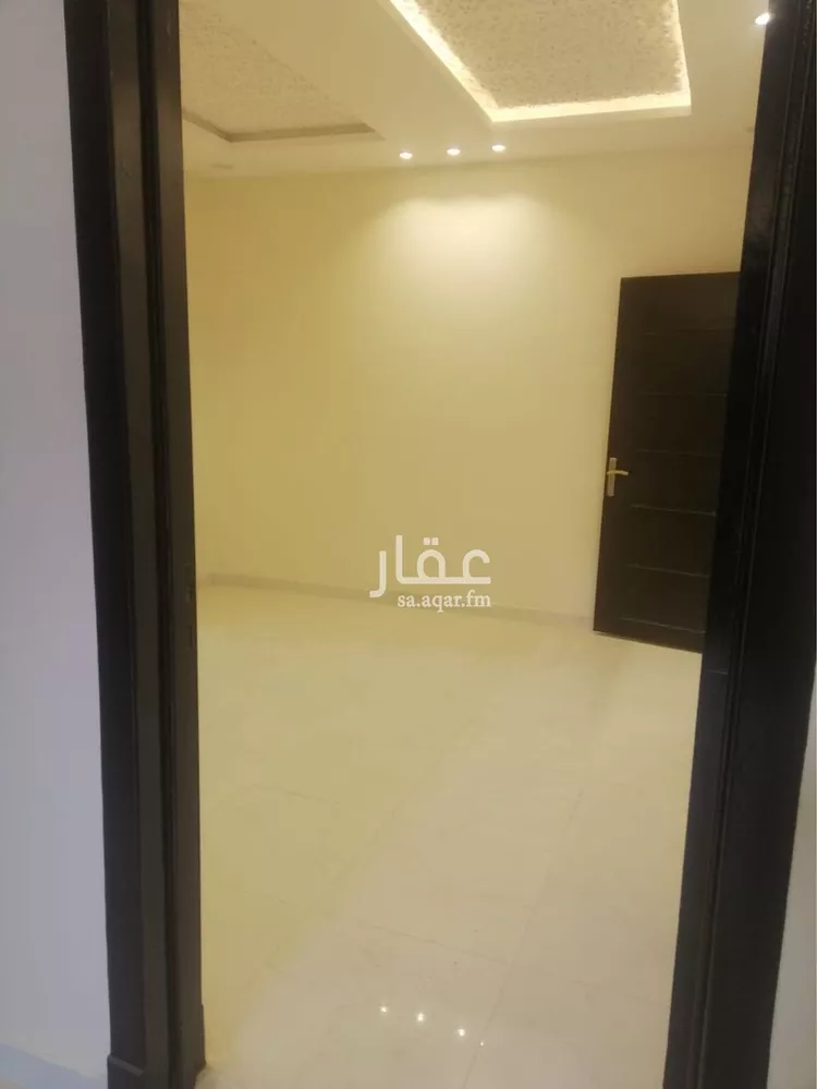 فيلا للبيع في شارع محمد الجمدي, حي عكاظ, مدينة الرياض, منطقة الرياض 7