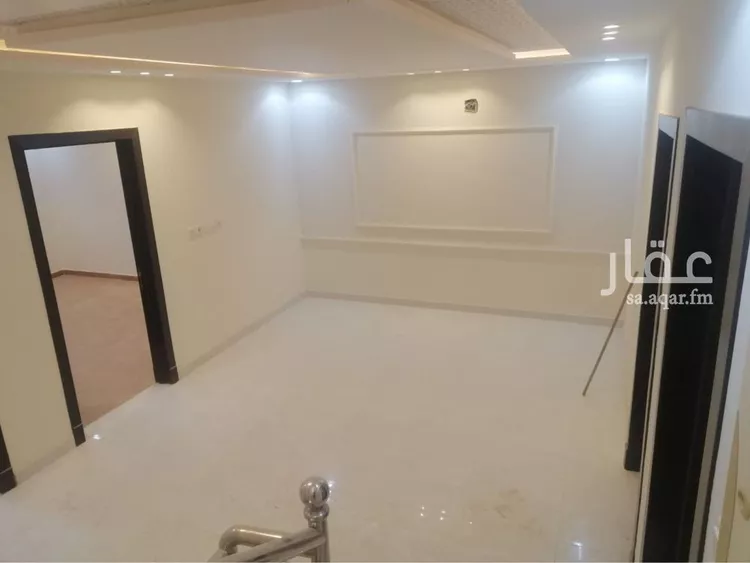 فيلا للبيع في شارع محمد الجمدي, حي عكاظ, مدينة الرياض, منطقة الرياض 16