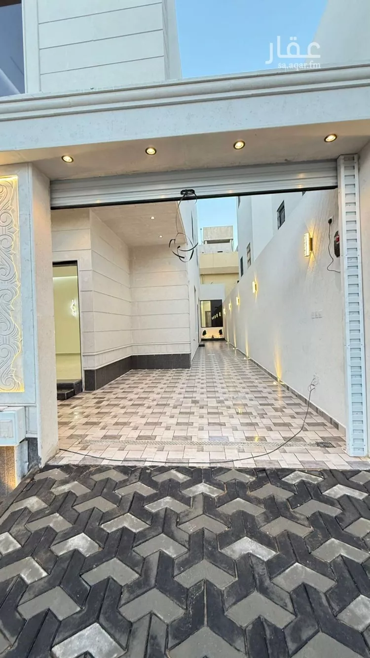 فيلا للبيع في شارع العزيزية الفرعي, حي العزيزية, مدينة الرياض, منطقة الرياض صورة 2