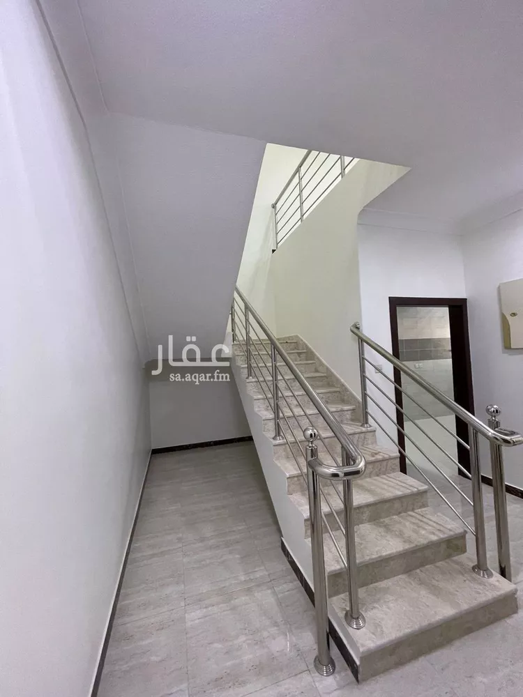 شقة للبيع في شارع عبدالله بن محمد الحربي, حي العزيزية, مدينة الرياض, منطقة الرياض