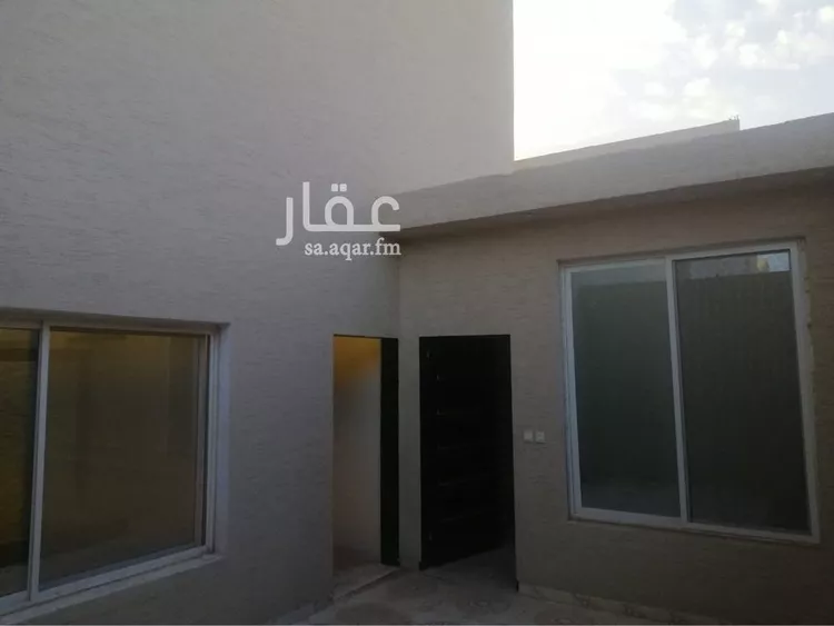 فيلا للبيع في شارع محمد الجمدي, حي عكاظ, مدينة الرياض, منطقة الرياض 17