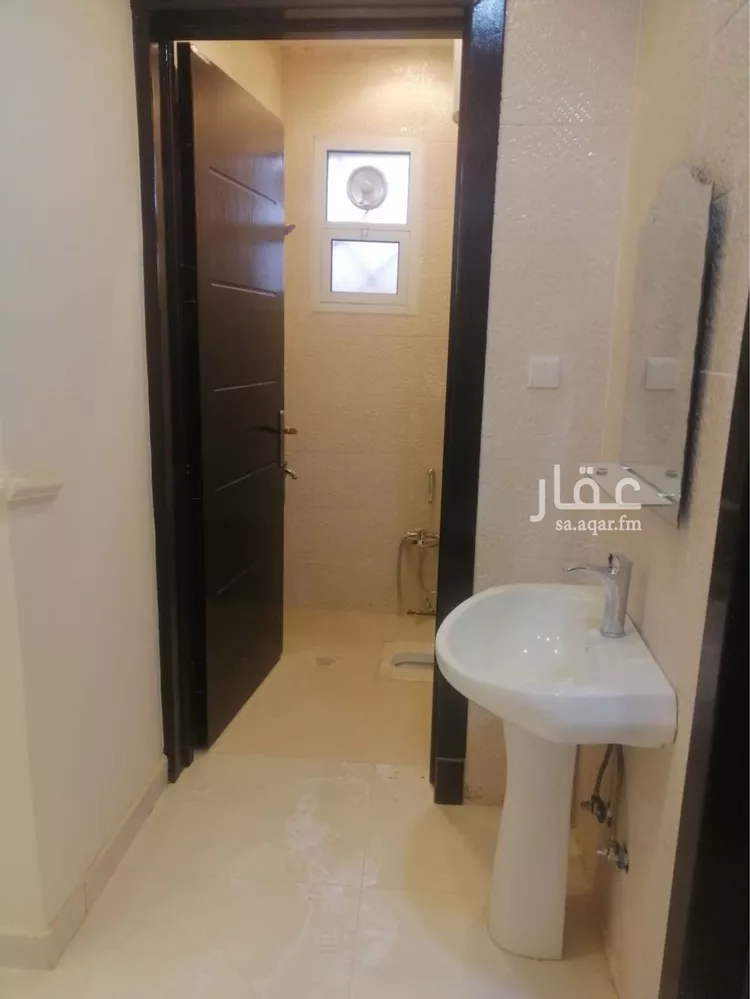فيلا للبيع في شارع محمد الجمدي, حي عكاظ, مدينة الرياض, منطقة الرياض 10