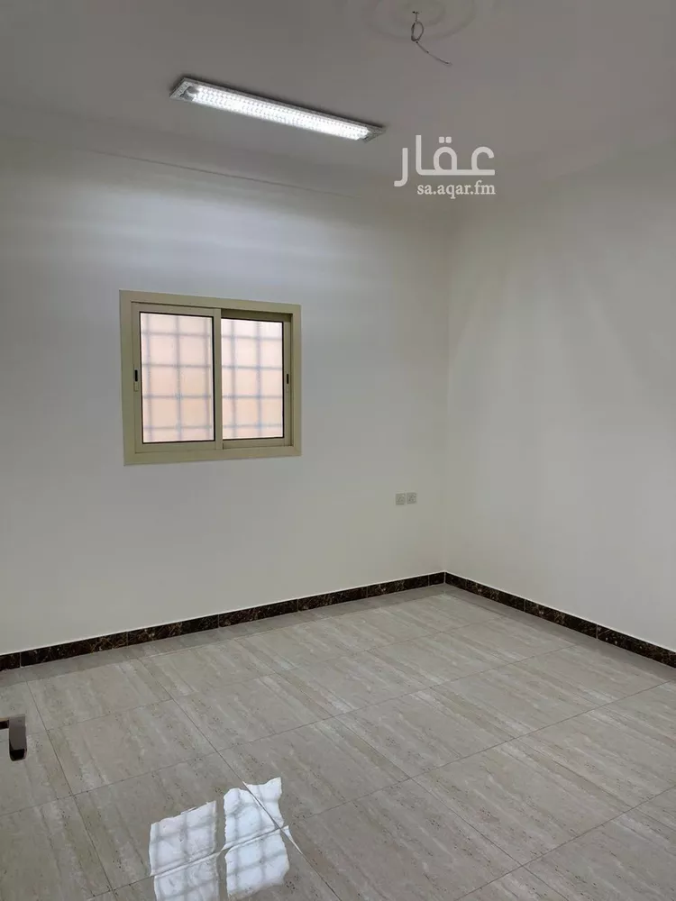 شقة للبيع في شارع عبدالله بن محمد الحربي, حي العزيزية, مدينة الرياض, منطقة الرياض صورة 4