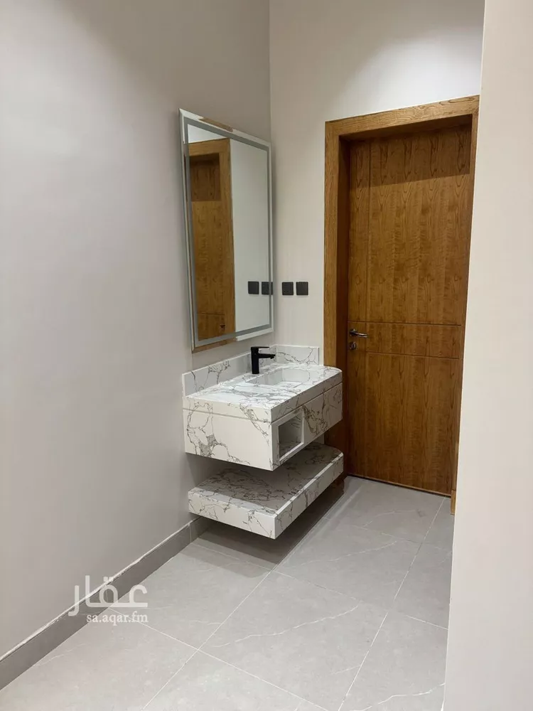 فيلا للبيع في شارع آمنة بنت أبي القاسم, حي العزيزية, مدينة الرياض, منطقة الرياض صورة 3