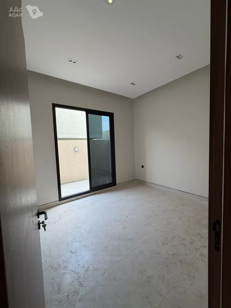 دور للبيع في شارع الكرامه, حي شبرا, مدينة الرياض, منطقة الرياض 11