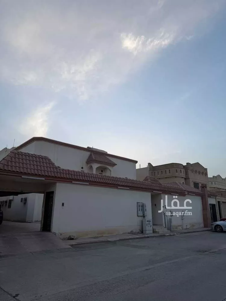 فيلا للبيع في شارع الدفاع, حي إشبيلية, مدينة الرياض, منطقة الرياض صورة 2