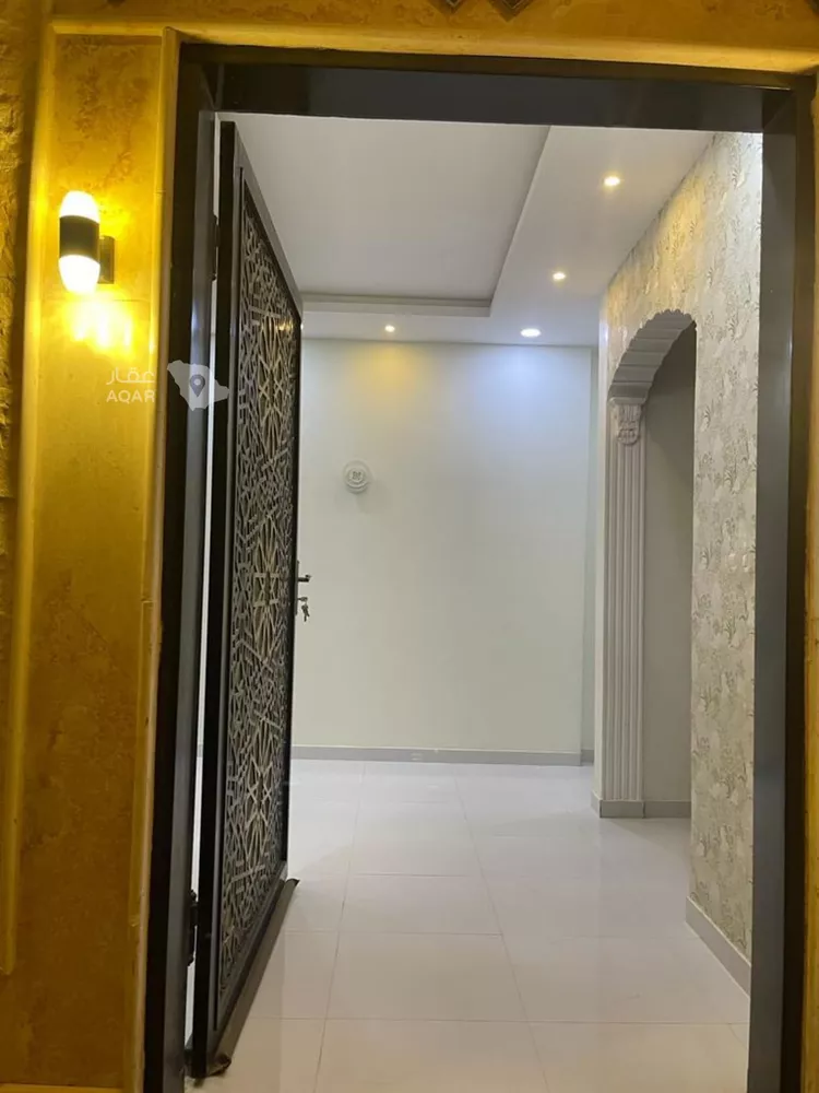 فيلا للبيع في شارع أبي جعفر المسلمي, حي المهدية, مدينة الرياض, منطقة الرياض 11