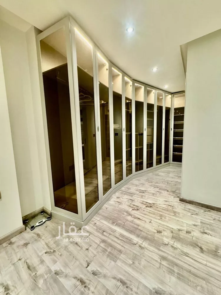 فيلا للإيجار في شارع الجوز, حي الربيع, مدينة الرياض, منطقة الرياض