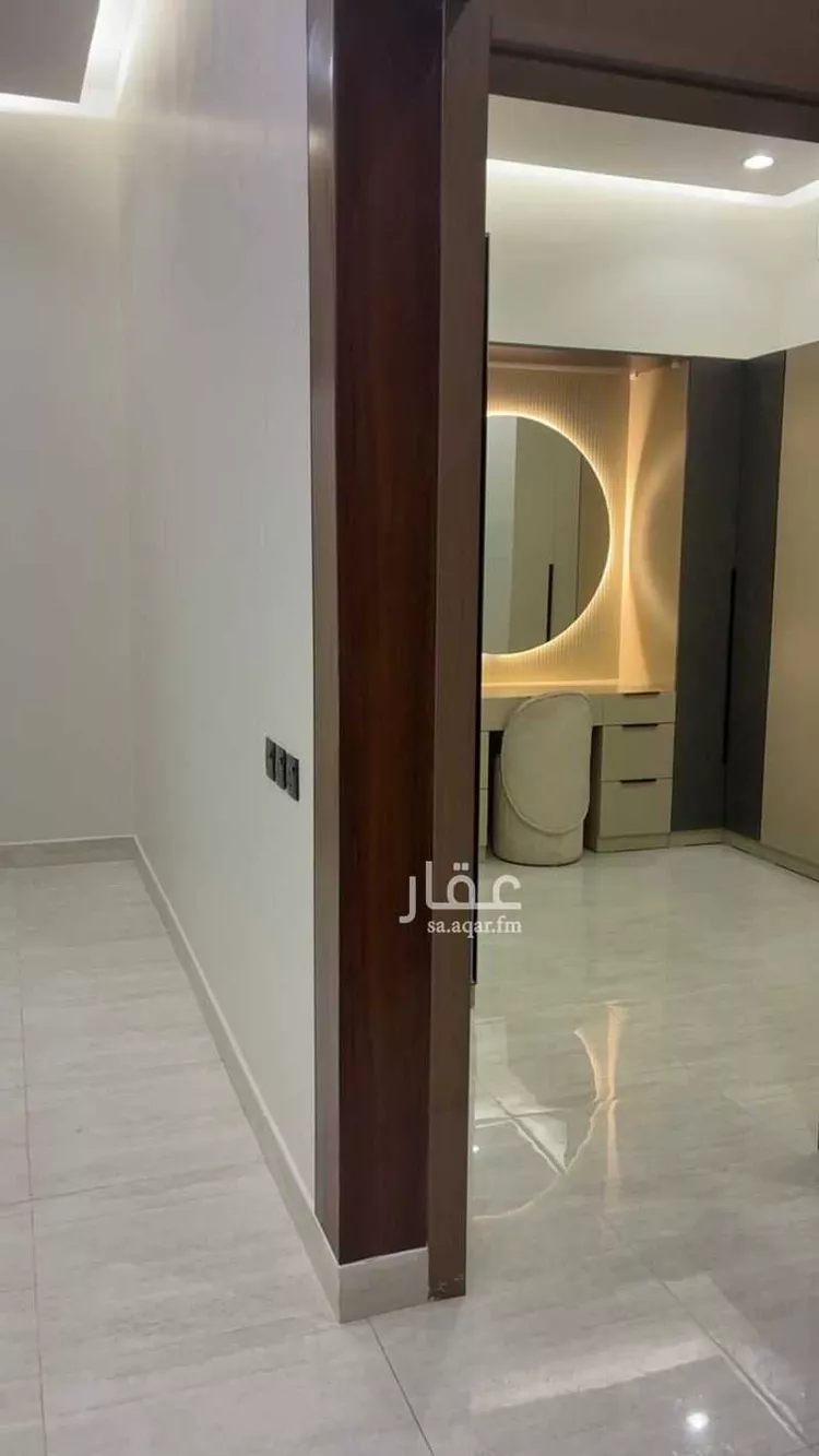 Floor for Sale in Riyadh Al Janadriyah صورة 3