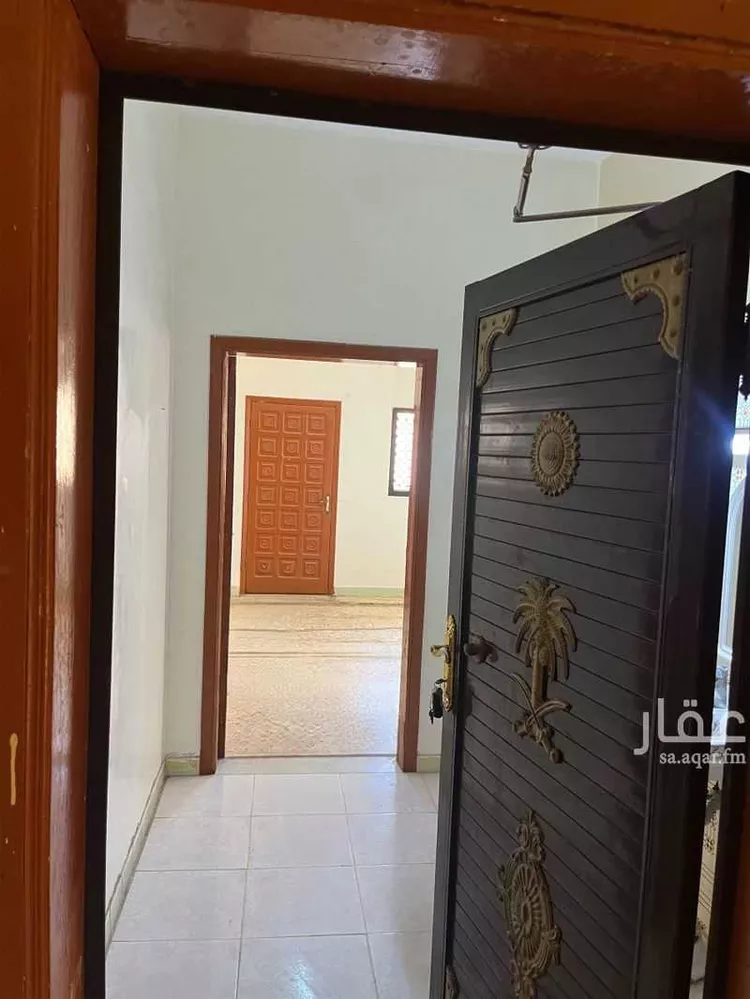 شقة للإيجار في شارع شريح القاضي ، حي الورود ، تبوك ، منطقة تبوك صورة 2