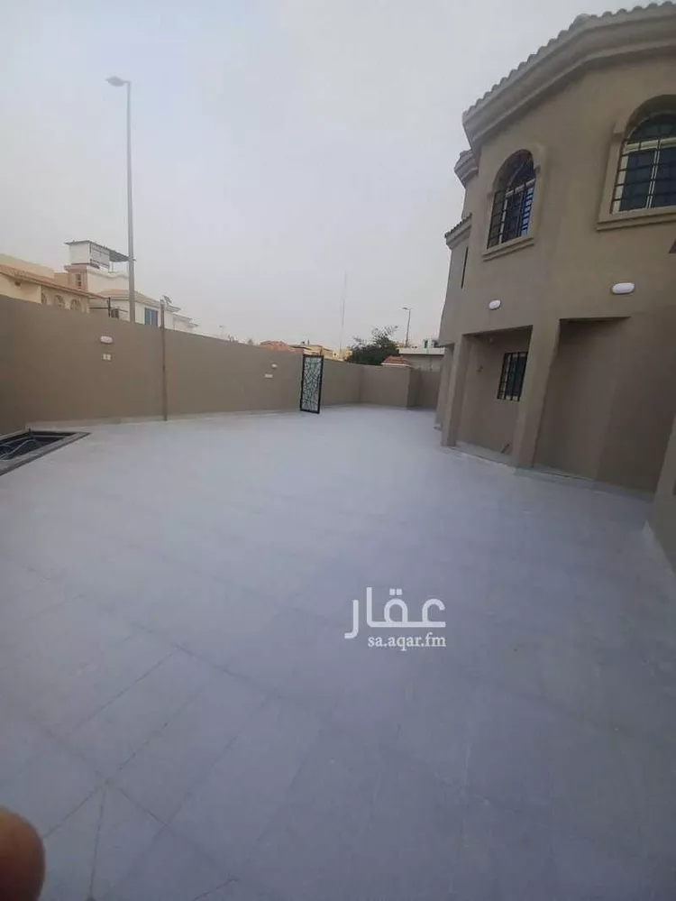 فيلا للبيع في شارع شارع طارق بن زياد, حي الأندلس, مدينة بقيق, المنطقة الشرقية صورة 5