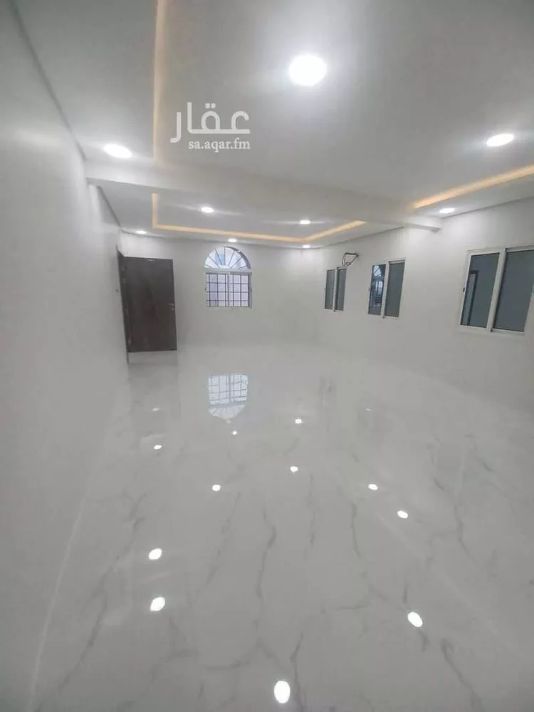 فيلا للبيع في شارع شارع طارق بن زياد, حي الأندلس, مدينة بقيق, المنطقة الشرقية صورة 3