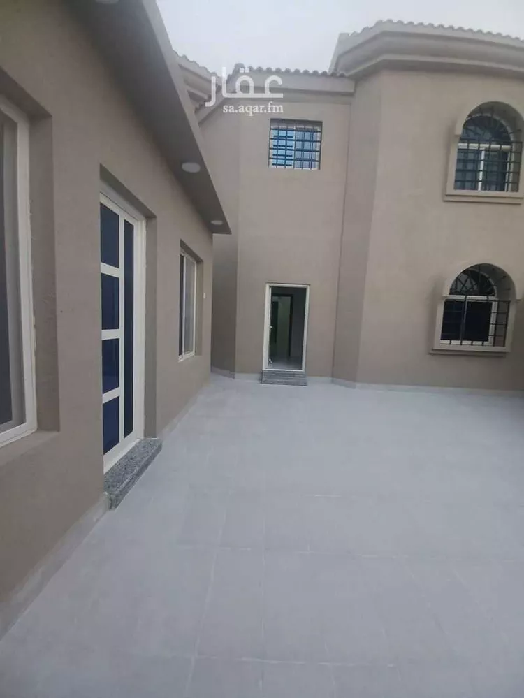 فيلا للبيع في شارع شارع طارق بن زياد, حي الأندلس, مدينة بقيق, المنطقة الشرقية صورة 4