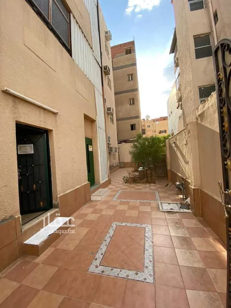 عمارة للبيع في شارع سبرة بن عبدالعزيز الجهني, حي قربان, مدينة المدينة المنورة, منطقة المدينة المنورة صورة 4