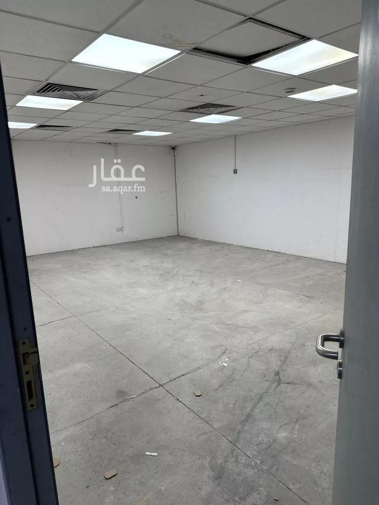 مكتب تجاري للإيجار في شارع خريص الفرعي, حي الروضة, مدينة الرياض, منطقة الرياض 15