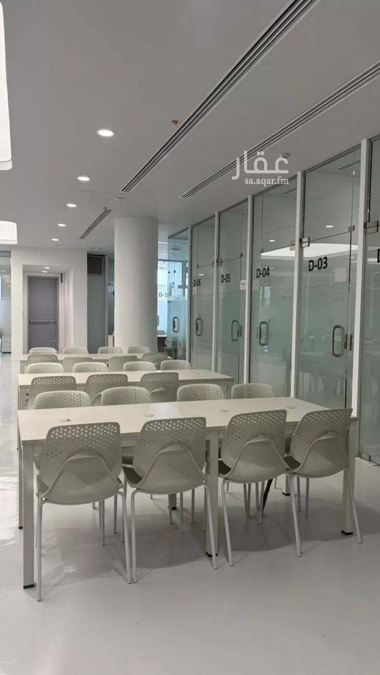 مكتب تجاري للإيجار في شارع خريص الفرعي, حي الروضة, مدينة الرياض, منطقة الرياض صورة 3