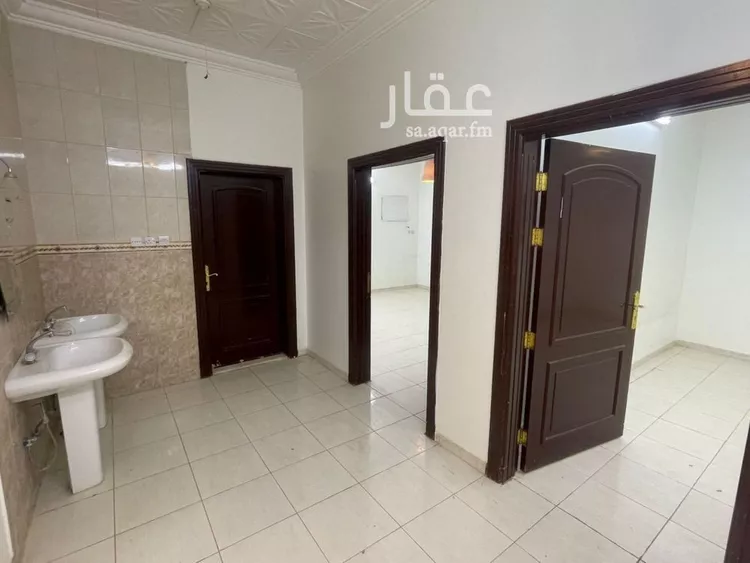 شقة للإيجار في شارع طراق, حي العزيزية, مدينة الرياض, منطقة الرياض 9