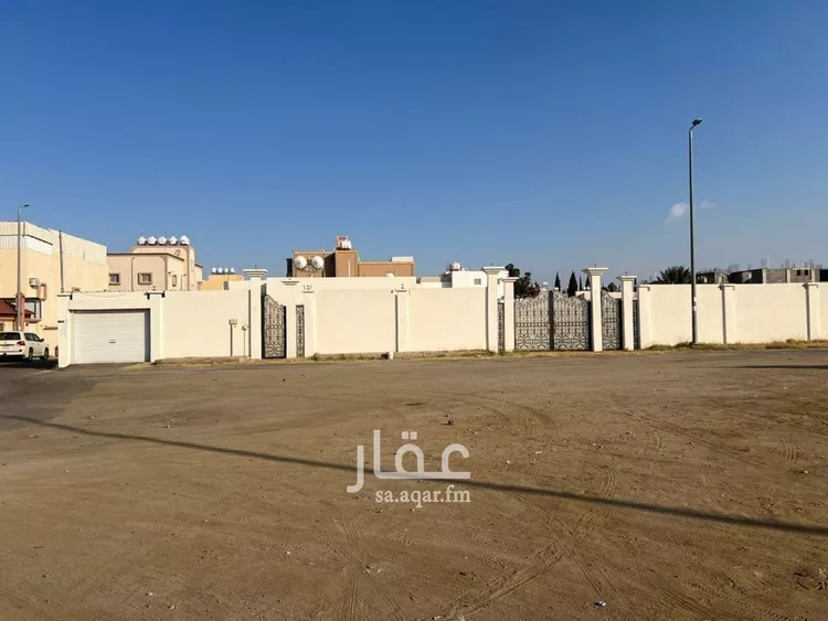 فيلا للبيع في شارع سرية سالم بن عمير, حي المطار, مدينة أبها, منطقة عسير