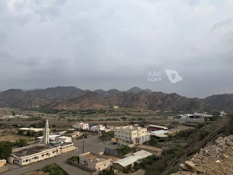 أرض للبيع في شارع 7074, حي مربه, مدينة مندرمربة, منطقة عسير