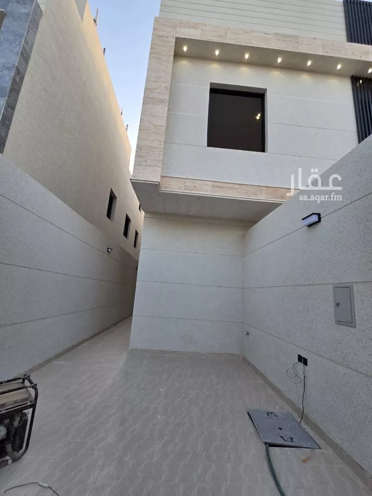 فيلا للبيع في شارع يحيى بن أكثم, حي عكاظ, مدينة الرياض, منطقة الرياض صورة 4
