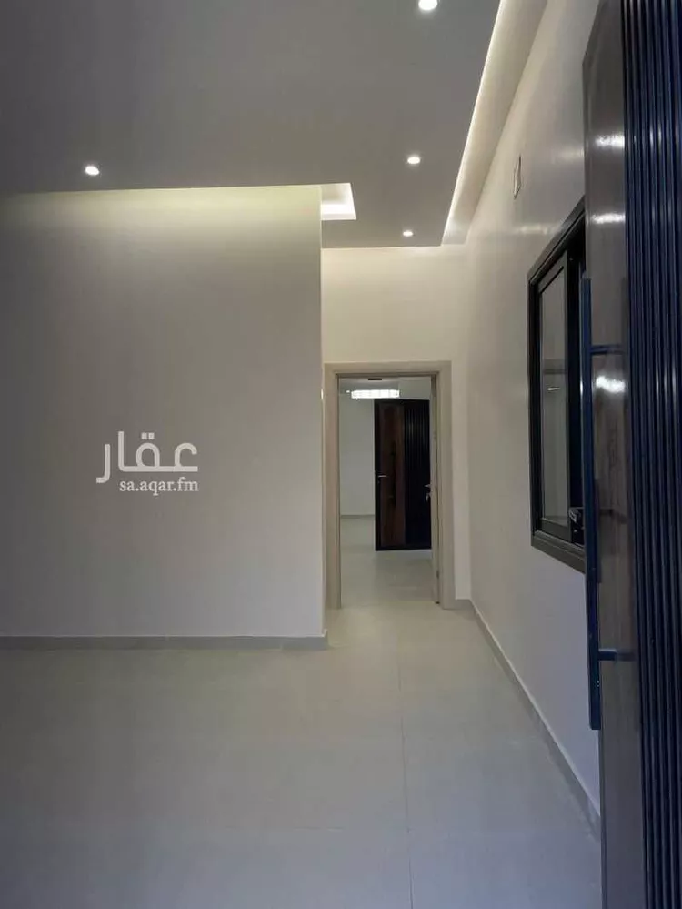 Floor for Sale in Riyadh Al Janadriyah 7